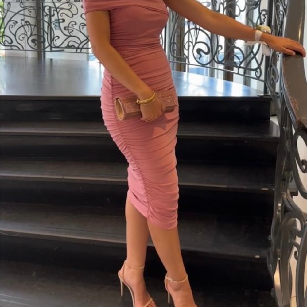 Chic Off-Shoulder Pink Midi Dress